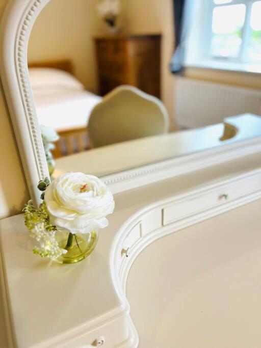 Hillcrest Lodge, Private Apartment On Lough Corrib, Oughterard Galway Kültér fotó