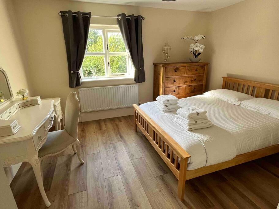 Hillcrest Lodge, Private Apartment On Lough Corrib, Oughterard Galway Kültér fotó